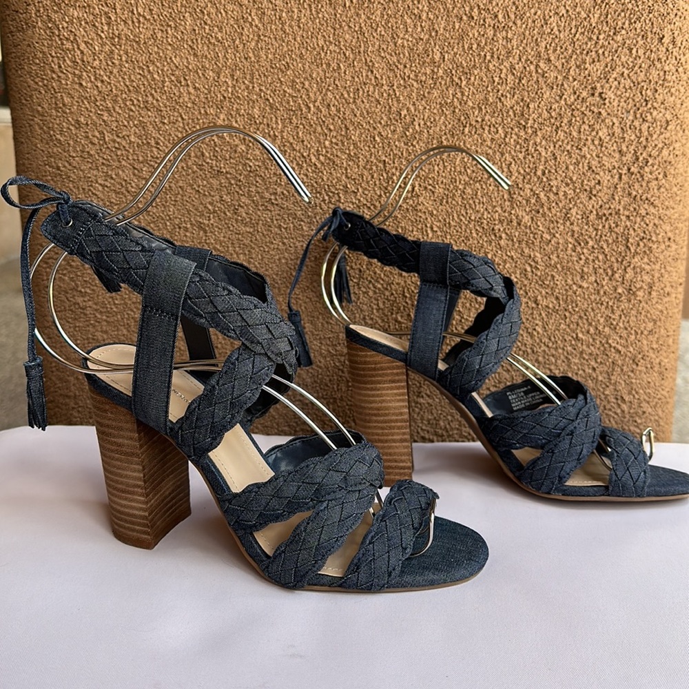 BCBGeneration Ledina Denim Braided Block Heel Sandals Size 8 Ankle Tie
